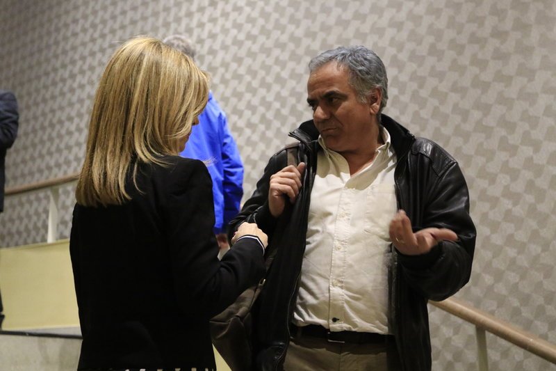 ΣΥΡΙΖΑ: Τα πηγαδάκια της Δούρου, το σαμπανιζέ πουκάμισο της Αχτσιόγλου και ο Καρανίκας [εικόνες] | iefimerida.gr 10