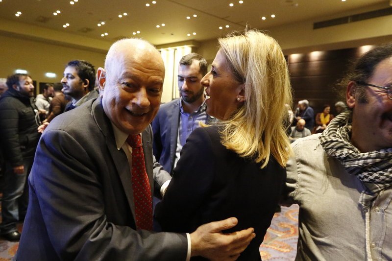 ΣΥΡΙΖΑ: Τα πηγαδάκια της Δούρου, το σαμπανιζέ πουκάμισο της Αχτσιόγλου και ο Καρανίκας [εικόνες] | iefimerida.gr 12