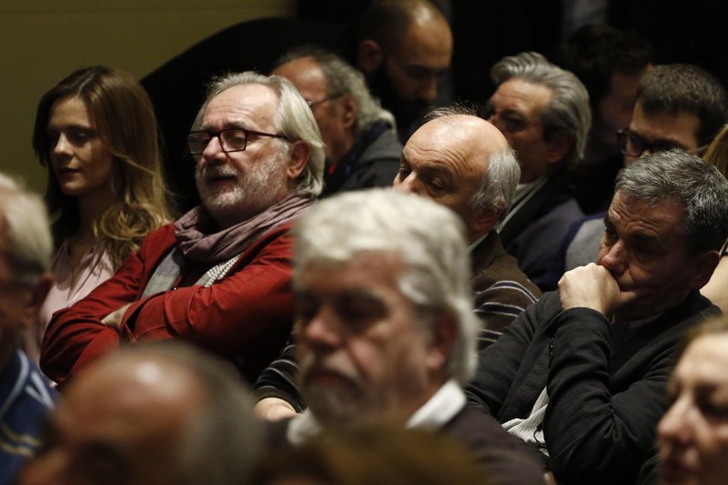 ΣΥΡΙΖΑ: Τα πηγαδάκια της Δούρου, το σαμπανιζέ πουκάμισο της Αχτσιόγλου και ο Καρανίκας [εικόνες] | iefimerida.gr 19