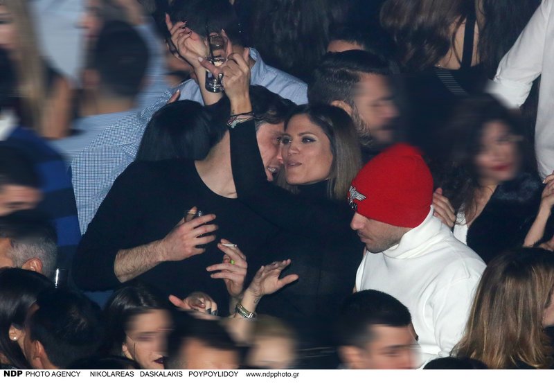 Συνατσάκη-Χατζηαγγελάκης... εκδηλώθηκαν στα μπουζούκια [εικόνες] | iefimerida.gr 2