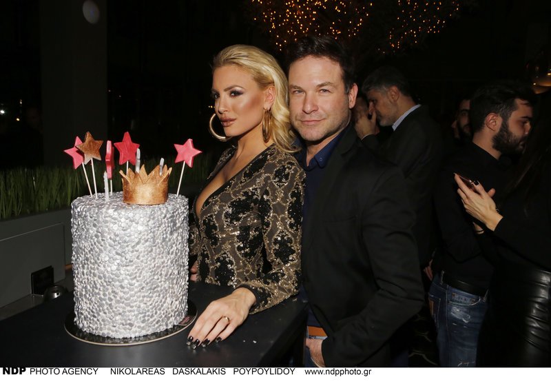 Με αβυσσαλέο ντεκολτέ η Αλεξάνδρα Παναγιώταρου του My style rocks γιόρτασε τα γενέθλιά της [εικόνες] | iefimerida.gr 0