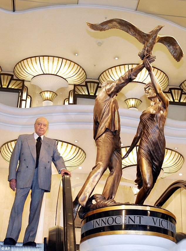 Το Harrods «ξηλώνει» το άγαλμα της πριγκίπισσας Νταϊάνα [εικόνα] | iefimerida.gr 0