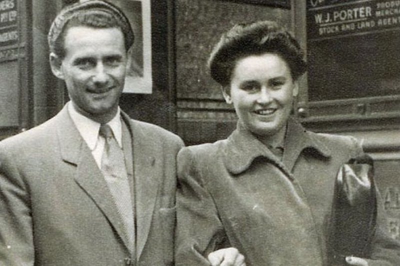 O «Τατουατζής του Αουσβιτς» -Η ιστορία αγάπης στο κολαστήριο των Ναζί [εικόνες] | iefimerida.gr 2