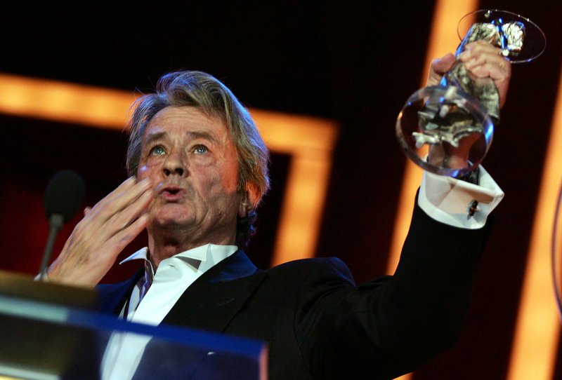 Ο Αλεν Ντελόν στη συνέντευξη της ζωής του: Ξερνάω με αυτόν τον κόσμο, φεύγω χωρίς λύπη [εικόνες] | iefimerida.gr 5