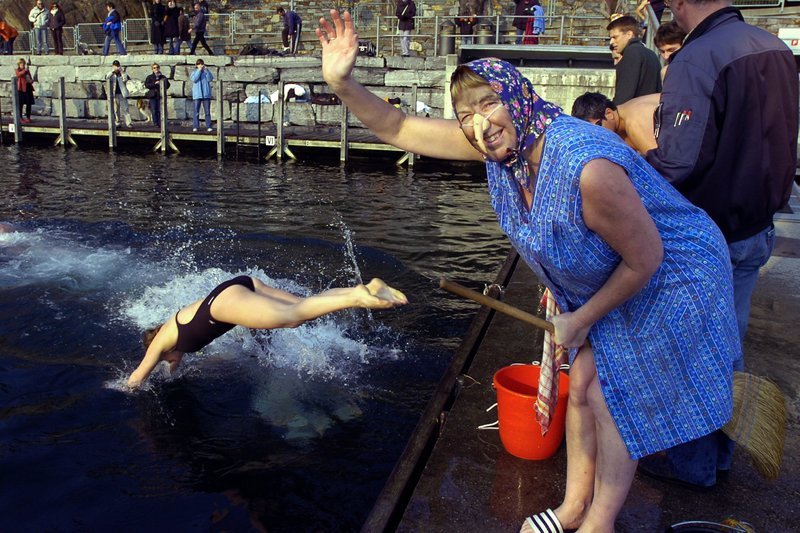 Στη Ρώμη τα Θεοφάνεια ντύνονται μαγισσούλες και μοιράζουν ζαχαρωτά [εικόνες] | iefimerida.gr 4