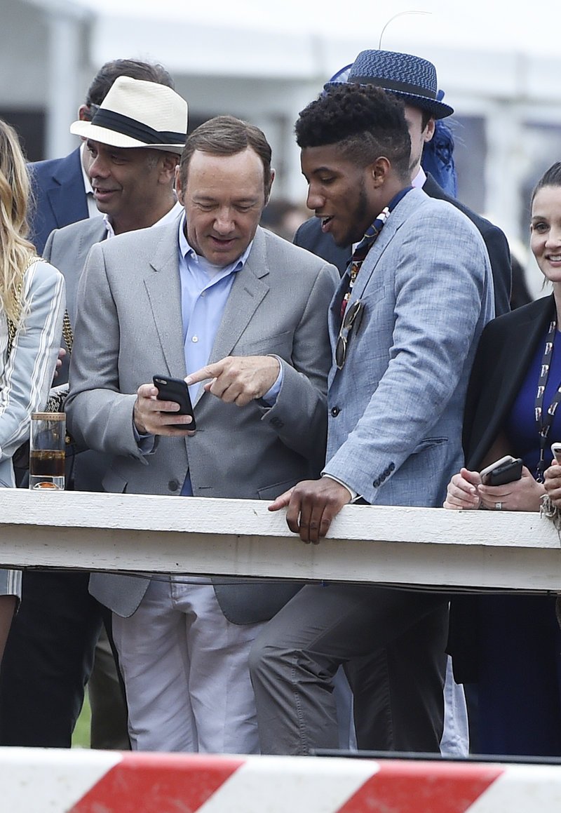 Nέα έρευνα για τον Κέβιν Σπέισι -Για σεξουαλική επίθεση σε άνδρα [εικόνες] | iefimerida.gr 2