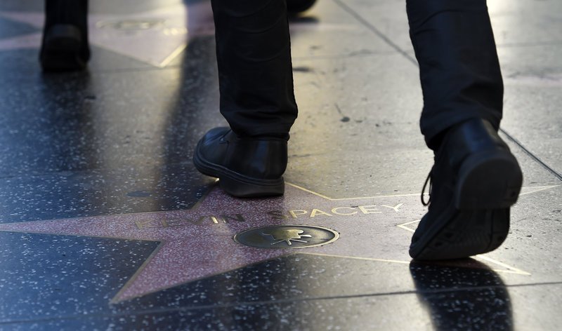 Nέα έρευνα για τον Κέβιν Σπέισι -Για σεξουαλική επίθεση σε άνδρα [εικόνες] | iefimerida.gr 3