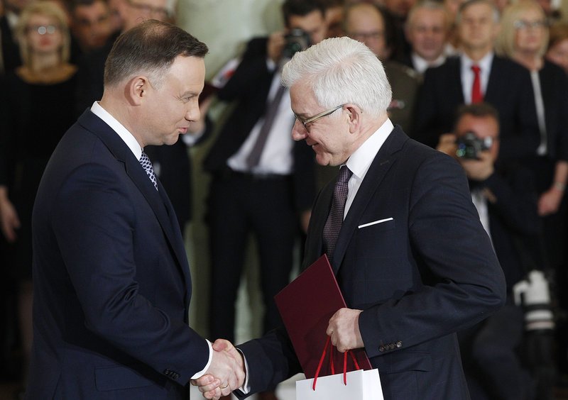 Aνασχηματισμός στην Πολωνία: Απομακρύνθηκαν οι υπουργοί Εξωτερικών και Αμυνας [εικόνες] | iefimerida.gr 4