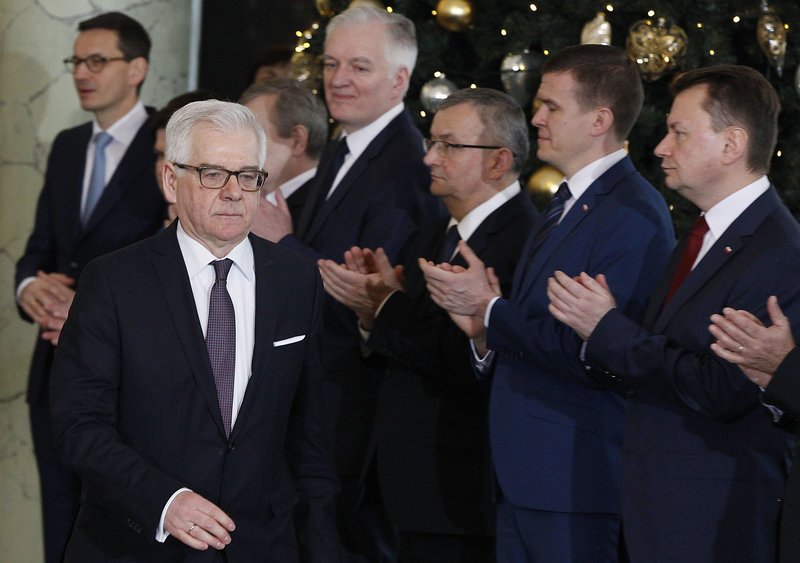 Aνασχηματισμός στην Πολωνία: Απομακρύνθηκαν οι υπουργοί Εξωτερικών και Αμυνας [εικόνες] | iefimerida.gr 0