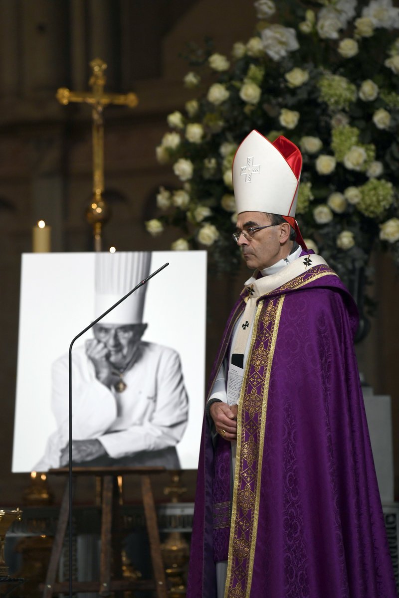 1.500 σεφ και γιγαντοοθόνες στην κηδεία του Πολ Μποκούζ -Του «πάπα» της γαστρονομίας [εικόνες] | iefimerida.gr 2