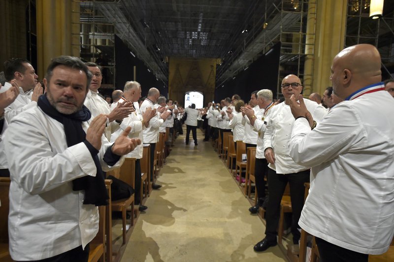 1.500 σεφ και γιγαντοοθόνες στην κηδεία του Πολ Μποκούζ -Του «πάπα» της γαστρονομίας [εικόνες] | iefimerida.gr 0