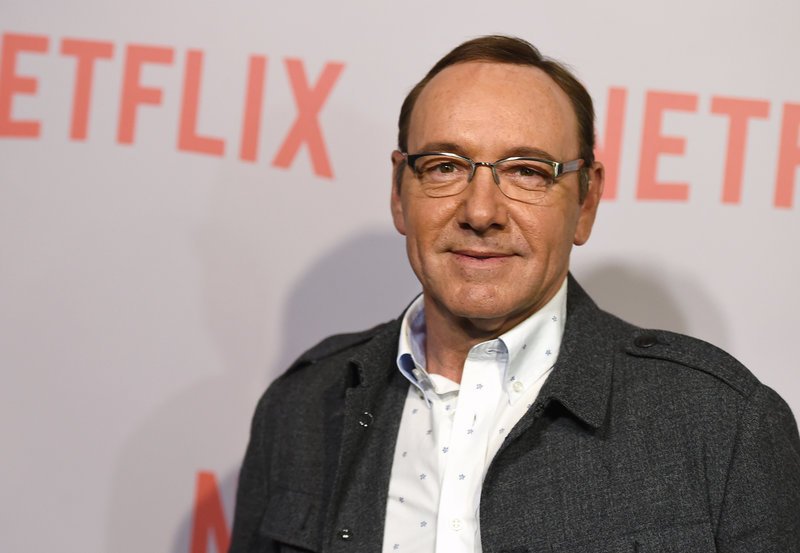 Nέα έρευνα για τον Κέβιν Σπέισι -Για σεξουαλική επίθεση σε άνδρα [εικόνες] | iefimerida.gr 0