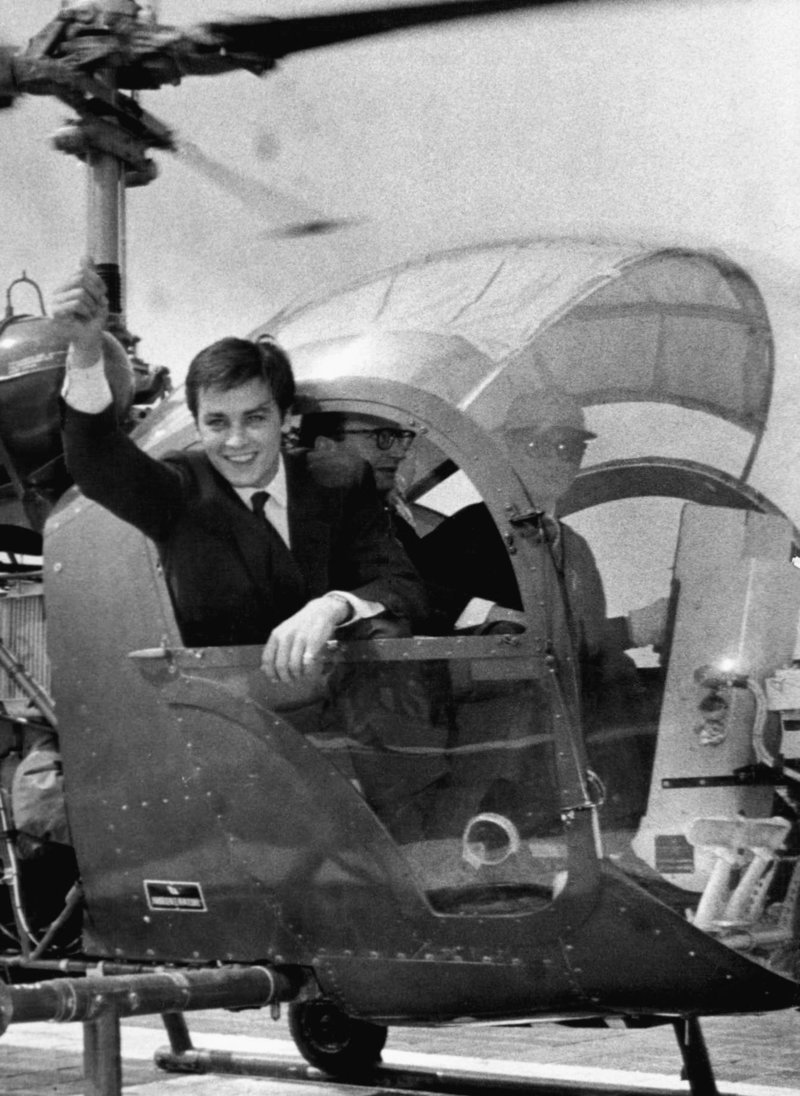 Ο Αλεν Ντελόν στη συνέντευξη της ζωής του: Ξερνάω με αυτόν τον κόσμο, φεύγω χωρίς λύπη [εικόνες] | iefimerida.gr 4