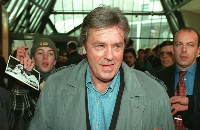 Ο Αλεν Ντελόν στη συνέντευξη της ζωής του: Ξερνάω με αυτόν τον κόσμο, φεύγω χωρίς λύπη [εικόνες] | iefimerida.gr 12