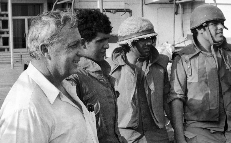 Αποκάλυψη 36 χρόνια μετά: Το Ισραήλ σχεδίαζε να καταρρίψει αεροπλάνο που μετέφερε τον Αραφάτ | iefimerida.gr 1