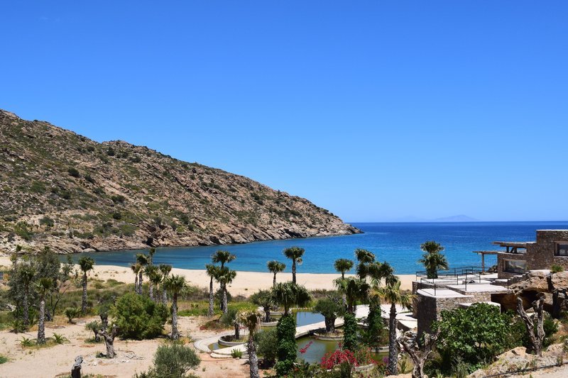 Ο «άρχοντας της Ιου» ανοίγει ένα από τα κορυφαία ξενοδοχεία του 2018 [εικόνες & βίντεο] | iefimerida.gr 5