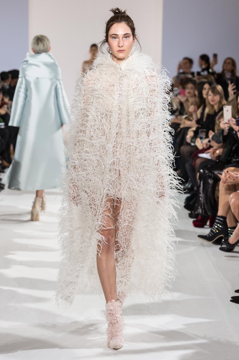 Η Σήλια Κριθαριώτη στην Εβδομάδα Μόδας στο Παρίσι -Αποθέωσε το μίνι! [εικόνες] | iefimerida.gr 1