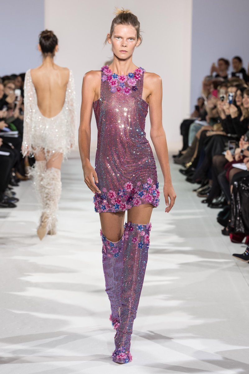 Η Σήλια Κριθαριώτη στην Εβδομάδα Μόδας στο Παρίσι -Αποθέωσε το μίνι! [εικόνες] | iefimerida.gr 2