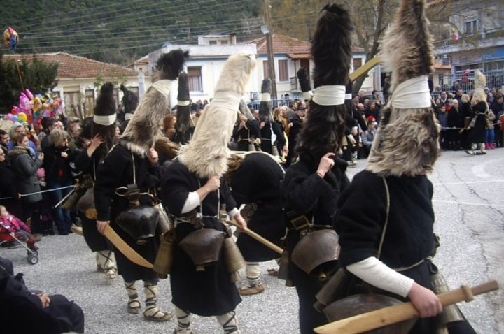 Ηθη και έθιμα των Φώτων: Τζαμαλάρια, Φωταράδες και τα ιερά πορτοκάλια | iefimerida.gr 1