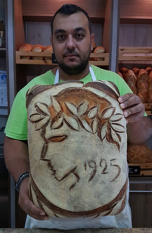  Απίστευτος φούρναρης από τα Γιαννιτσά -Κάνει φρατζόλες πίνακες [εικόνες] | iefimerida.gr 2