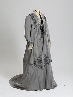 Η γκαρνταρόμπα των Ρομανόφ στο μουσείο Ερμιτάζ -Κοστούμια, μετάξια, δαντέλες [εικόνες] | iefimerida.gr 0