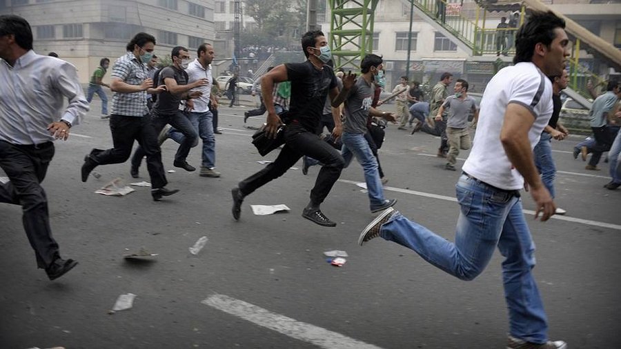 Ιράν: Πρωτοφανείς διαδηλώσεις εναντίον της λιτότητας -22 νεκροί, φόβοι για κύμα βίας [εικόνες] | iefimerida.gr 1