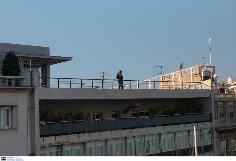 Ισραηλινοί πράκτορες με κιάλια και σκυλιά έκαναν φύλλο και φτερό το Σύνταγμα [εικόνες] | iefimerida.gr 12