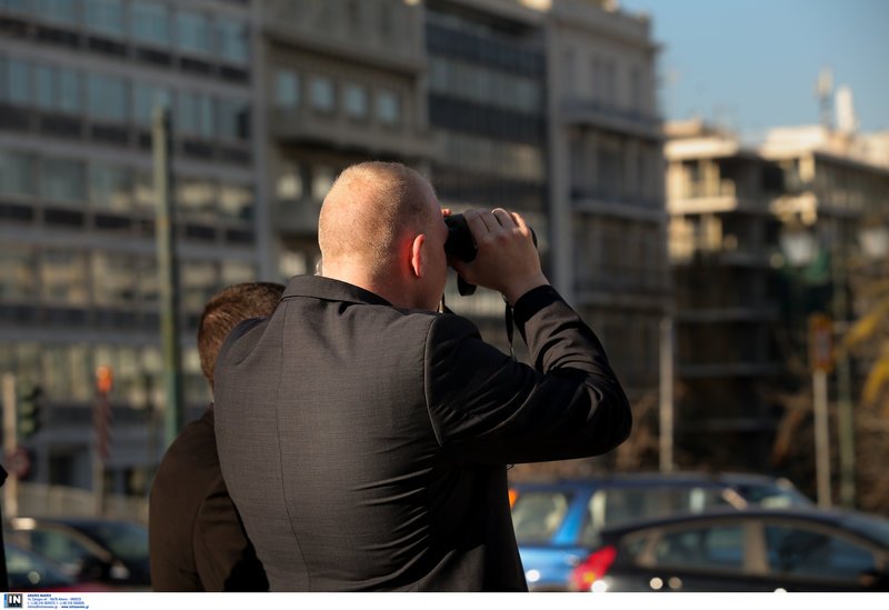 Ισραηλινοί πράκτορες με κιάλια και σκυλιά έκαναν φύλλο και φτερό το Σύνταγμα [εικόνες] | iefimerida.gr 8