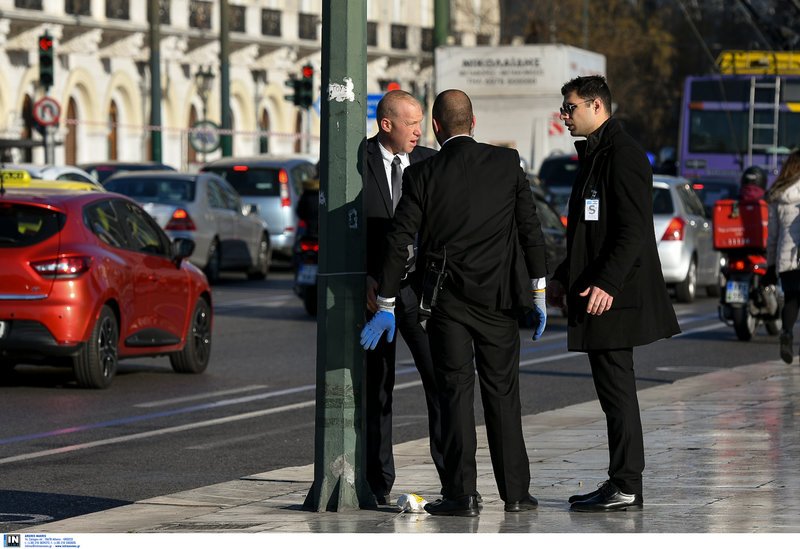 Ισραηλινοί πράκτορες με κιάλια και σκυλιά έκαναν φύλλο και φτερό το Σύνταγμα [εικόνες] | iefimerida.gr 3