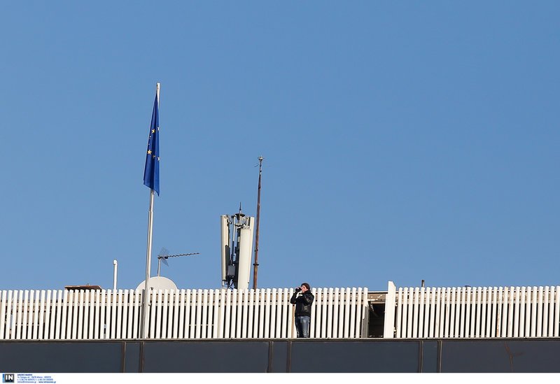 Ισραηλινοί πράκτορες με κιάλια και σκυλιά έκαναν φύλλο και φτερό το Σύνταγμα [εικόνες] | iefimerida.gr 10