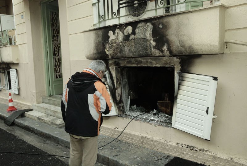 Από τις αναθυμιάσεις πέθαναν οι 2 γυναίκες στην Καλλιθέα -Μία με σοβαρά αναπνευστικά προβλήματα [εικόνες]  | iefimerida.gr 1