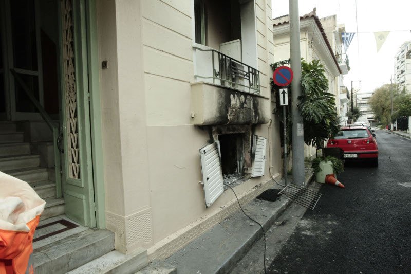 Από τις αναθυμιάσεις πέθαναν οι 2 γυναίκες στην Καλλιθέα -Μία με σοβαρά αναπνευστικά προβλήματα [εικόνες]  | iefimerida.gr 3