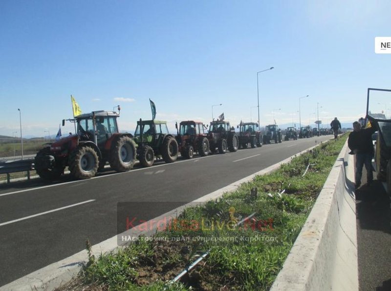 Οι αγρότες βγήκαν στους δρόμους -Πού κάνουν το πρώτο μπλόκο, ποια θα ακολουθήσουν [εικόνες & βίντεο] | iefimerida.gr 2