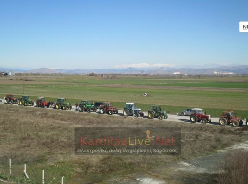 Οι αγρότες βγήκαν στους δρόμους -Πού κάνουν το πρώτο μπλόκο, ποια θα ακολουθήσουν [εικόνες & βίντεο] | iefimerida.gr 0