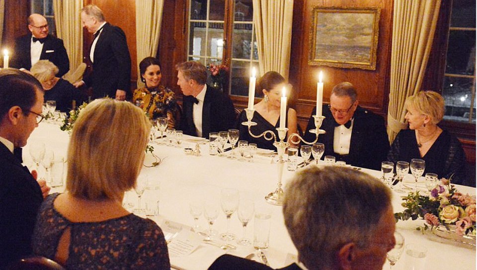 Πώς η Κέιτ Μίντλετον κατατρόπωσε την πριγκίπισσα Βικτόρια της Σουηδίας -Τσαλακωμένη, με ρούχα εκτός τόπου και χρόνου [εικόνες] | iefimerida.gr 8