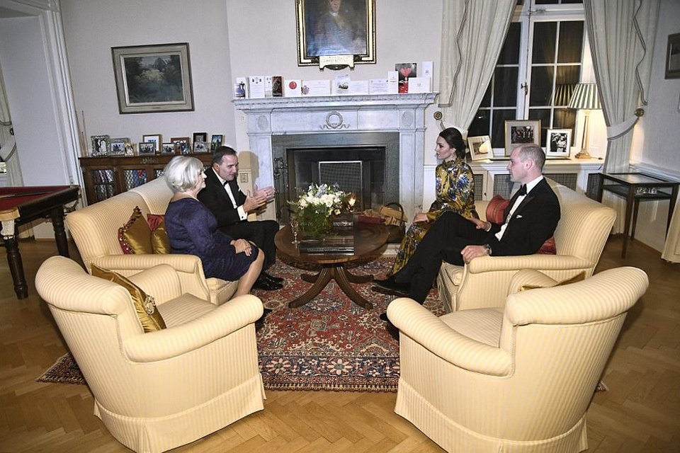 Πώς η Κέιτ Μίντλετον κατατρόπωσε την πριγκίπισσα Βικτόρια της Σουηδίας -Τσαλακωμένη, με ρούχα εκτός τόπου και χρόνου [εικόνες] | iefimerida.gr 9