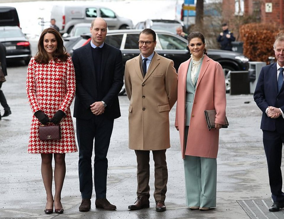 Πώς η Κέιτ Μίντλετον κατατρόπωσε την πριγκίπισσα Βικτόρια της Σουηδίας -Τσαλακωμένη, με ρούχα εκτός τόπου και χρόνου [εικόνες] | iefimerida.gr 11