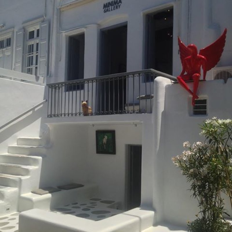 Και όμως υπάρχει και 2ος «κόκκινος άγγελος» σαν του Π. Φαλήρου -Ηταν όλο το καλοκαίρι στη Μύκονο [εικόνες]  | iefimerida.gr 4