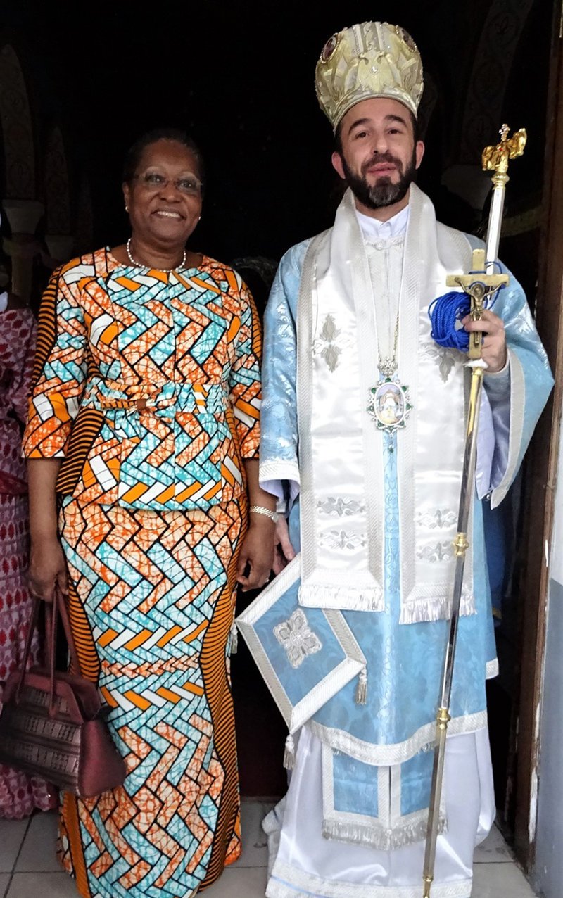 Θεοφάνεια στο Κονγκό – Συγκίνηση στην τελετή αγιασμού των υδάτων στο δεύτερο μεγαλύτερο ποταμό του κόσμου [εικόνες] | iefimerida.gr 8