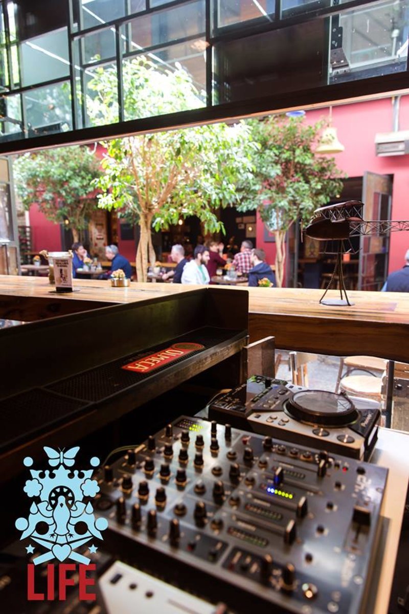 Αυτό είναι το cafe-bar του Χάρη Γιακουμάτου από το Survivor 2 -Φτιαγμένο για να περάσεις ολόκληρη τη μέρα σου [εικόνες] | iefimerida.gr 0