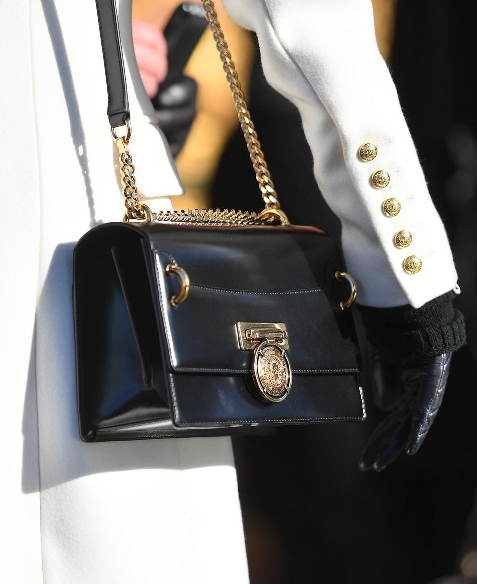 Μια «άλλη» Μπριζίτ Μακρόν -Εξι παλτό σε 48 ώρες, στην Κίνα [εικόνες] | iefimerida.gr 5