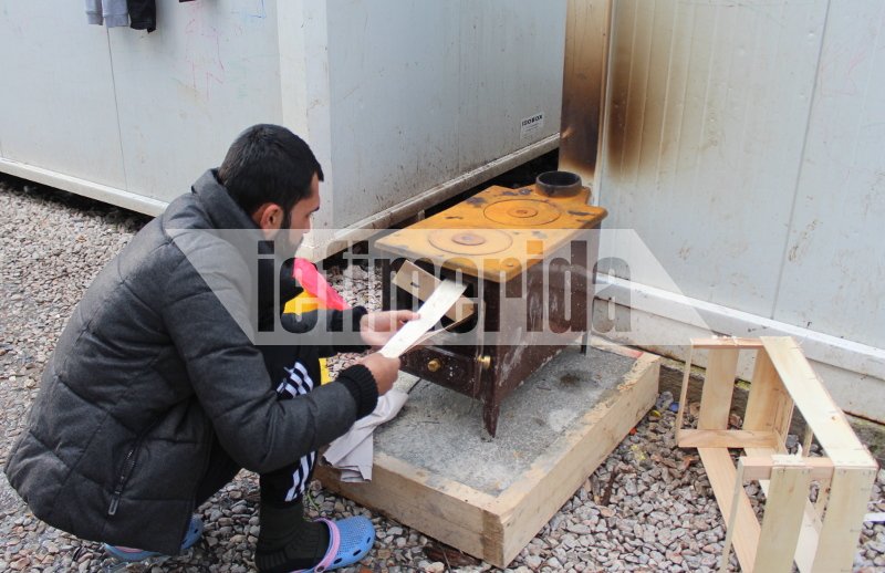 Το iefimerida στη Μόρια -Μέσα σε σκηνές, στο κρύο, κοιμούνται 2.000 πρόσφυγες και μετανάστες [εικόνες] | iefimerida.gr 8
