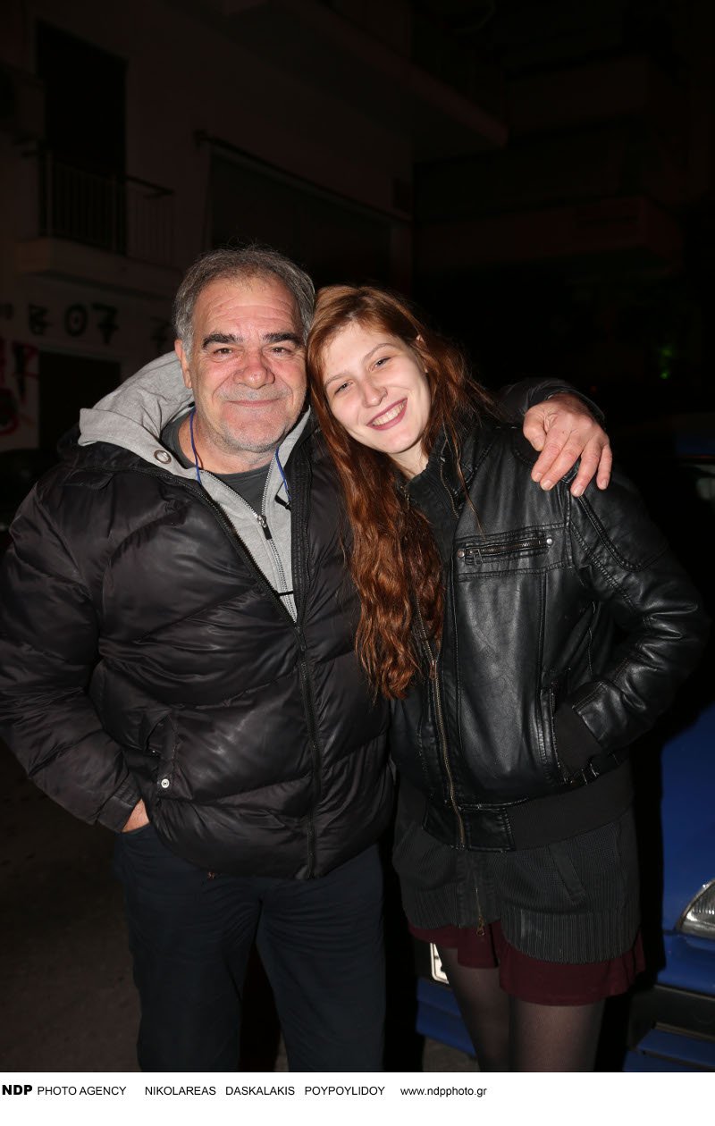 Ο Γιάννης Μποσταντζόγλου με την κόρη του, Θαλασσινή, στο θέατρο [εικόνες] | iefimerida.gr 0
