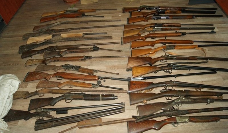 Συνελήφθη 76χρονος στα Ιωάννινα με ολόκληρο οπλοστάσιο στο σπίτι του [εικόνες] | iefimerida.gr 1