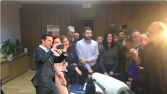 Η εικόνα της έξαλλης Αχτσιόγλου με το ΠΑΜΕ έγινε viral -Το Twitter το απόλαυσε [εικόνες] | iefimerida.gr 0