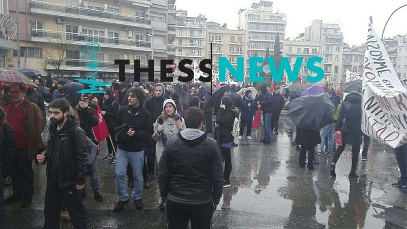 Θεσσαλονίκη: Συγκέντρωση διαμαρτυρίας του ΠΑΜΕ στο ΥΜΑΘ [εικόνες&βίντεο] | iefimerida.gr 1