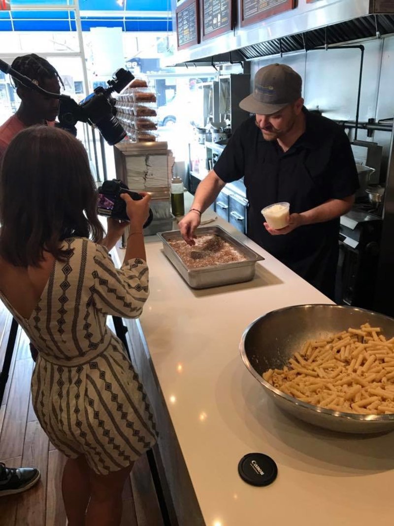 Η Νέα Υόρκη «υποκλίνεται» στο παστίτσιο της Ελληνίδας μάνας [εικόνες] | iefimerida.gr 0