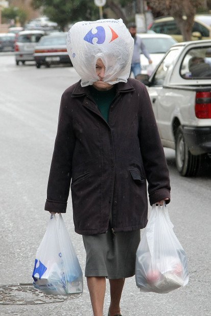 Η πλαστική σακούλα έγινε η νέα μανία του Twitter -Ξεκαρδιστικές ατάκες [εικόνες] | iefimerida.gr 3