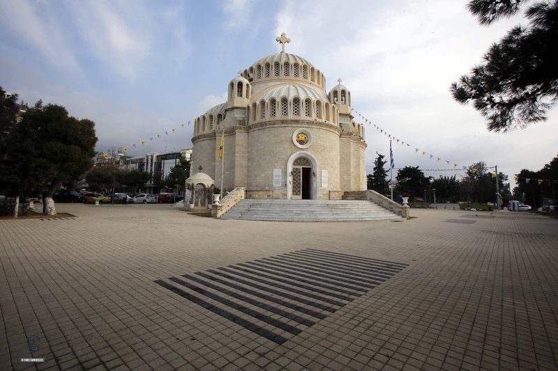 Ελαμψε η εμβληματική εκκλησία της Γλυφάδας -Ανάπλαση στο προαύλιο του Αγίου Κωνσταντίνου [εικόνες] | iefimerida.gr 2