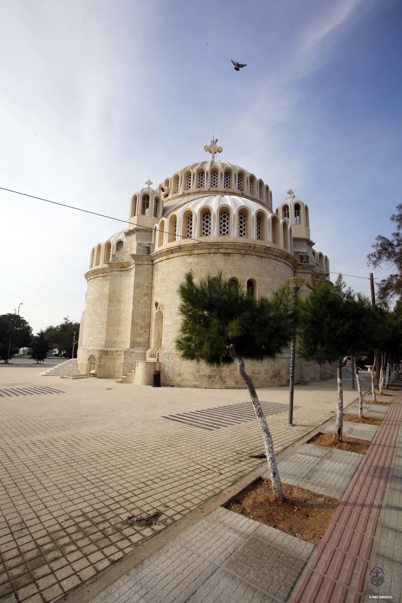 Ελαμψε η εμβληματική εκκλησία της Γλυφάδας -Ανάπλαση στο προαύλιο του Αγίου Κωνσταντίνου [εικόνες] | iefimerida.gr 3
